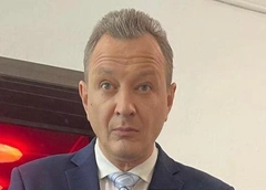 Башаров понимает Кологривого: «Конечно, хотелось укусить официантку, потому что они зачастую очень красивые»