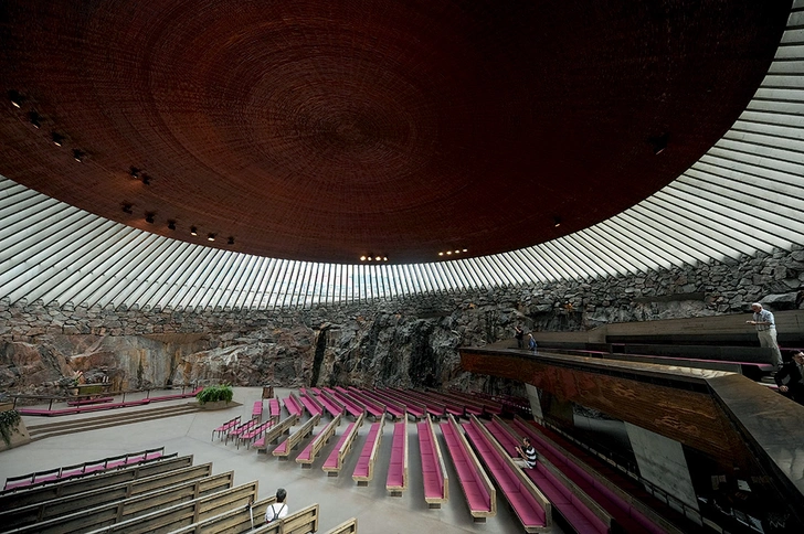 «ЦЕРКОВЬ В СКАЛЕ» (Temppeliaukio Kirkko).