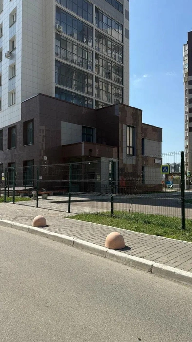 В школе также есть и детский сад | Источник: «Индивид.Ум» / «Яндекс.Карты»