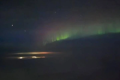 МС-21 запечатлел полярное сияние в полете на север России