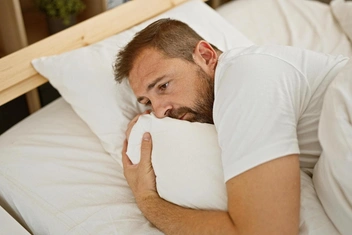 «Почему нужно тратить много денег, чтобы завести любовницу? Я же ищу женщину для секса, а не для перевозки кирпича»