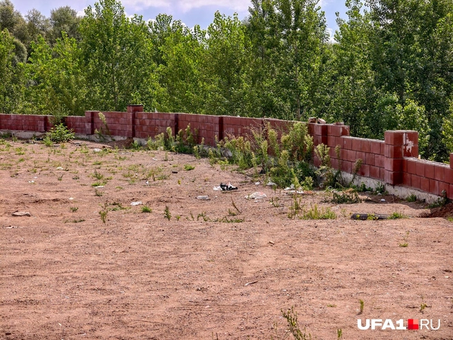 Мусорный пустырь получается какой-то | Источник: Булат Салихов / UFA1.RU