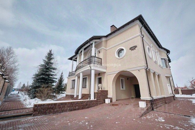 Площадь дома — 455 квадратных метров | Источник: krasnoyarsk.cian.ru