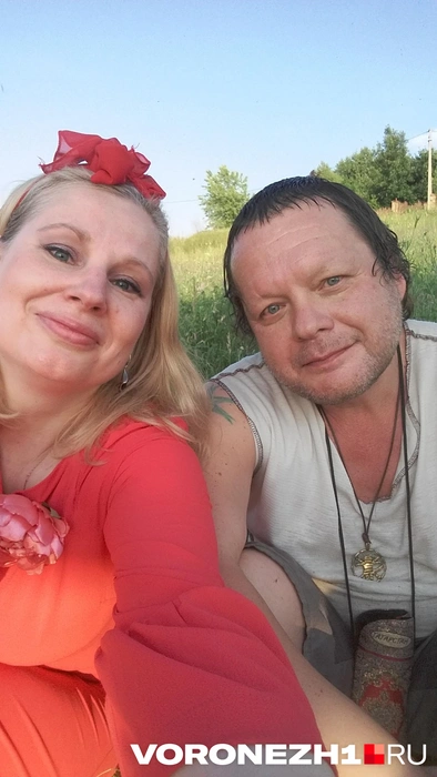 Ирина Епифанова с автором многих песен группы «Браво» Вадимом Степанцовым, лидером группы «Бахыт Компот» | Источник: предоставлено Ириной Епифановой