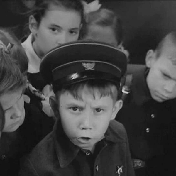 Ленивый и задиристый Иван Семенов в 1960-е запомнился не только зрителям, но и экспертам кино… | Источник: кадр из фильма «Три с половиной дня из жизни Ивана Семенова, второклассника и второгодника»