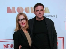 Ксения Собчак: «Мы давно живем отдельно. Не делим имущество и ребенка»