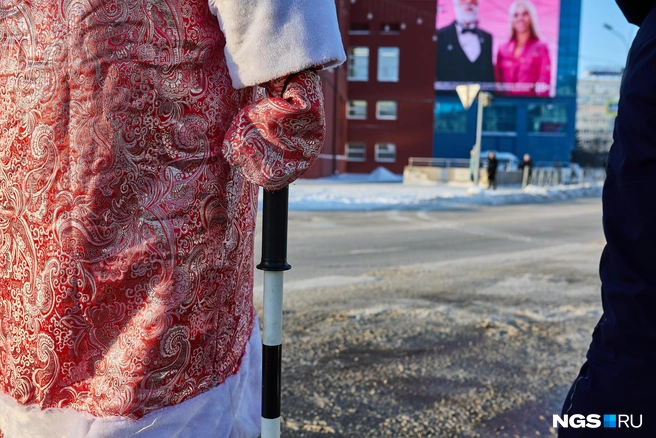 Всего поздравили 15 водителей | Источник: Александр Ощепков / NGS.RU