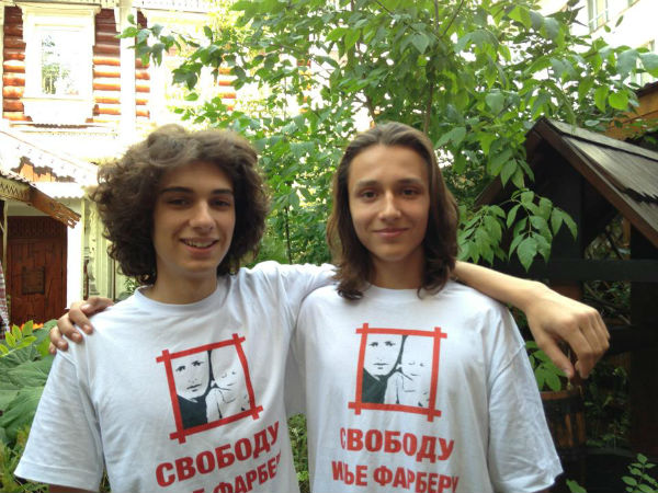Петр Фарбер (слева) и его сводный брат Роман Валеев никого не боятся и готовы защищать отца