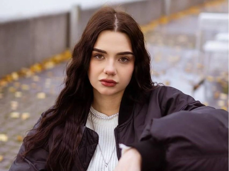 В соцсетях популярна блогер с синдромом Туретта — Вика Давлетка: что известно о ней и ее болезни | parents.ru