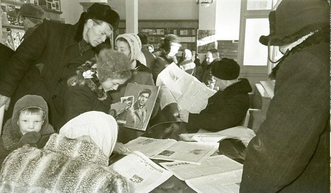 —&nbsp;Свежую «Правду» почитать не хотите? | Источник: фотофонд Самарского областного государственного архива социально-политической истории