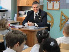 Чиновник из Ленинградской области стал отцом в 33-й раз — количество «жен» он скрывает