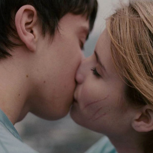 20 мыслей, которые приходят во время первого поцелуя