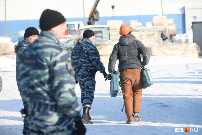 В УМВД Зауралья продолжат активно работать по иностранцам-нелегалам, находящимся в Зауралье | Источник: Артём Устюжанин / E1.RU