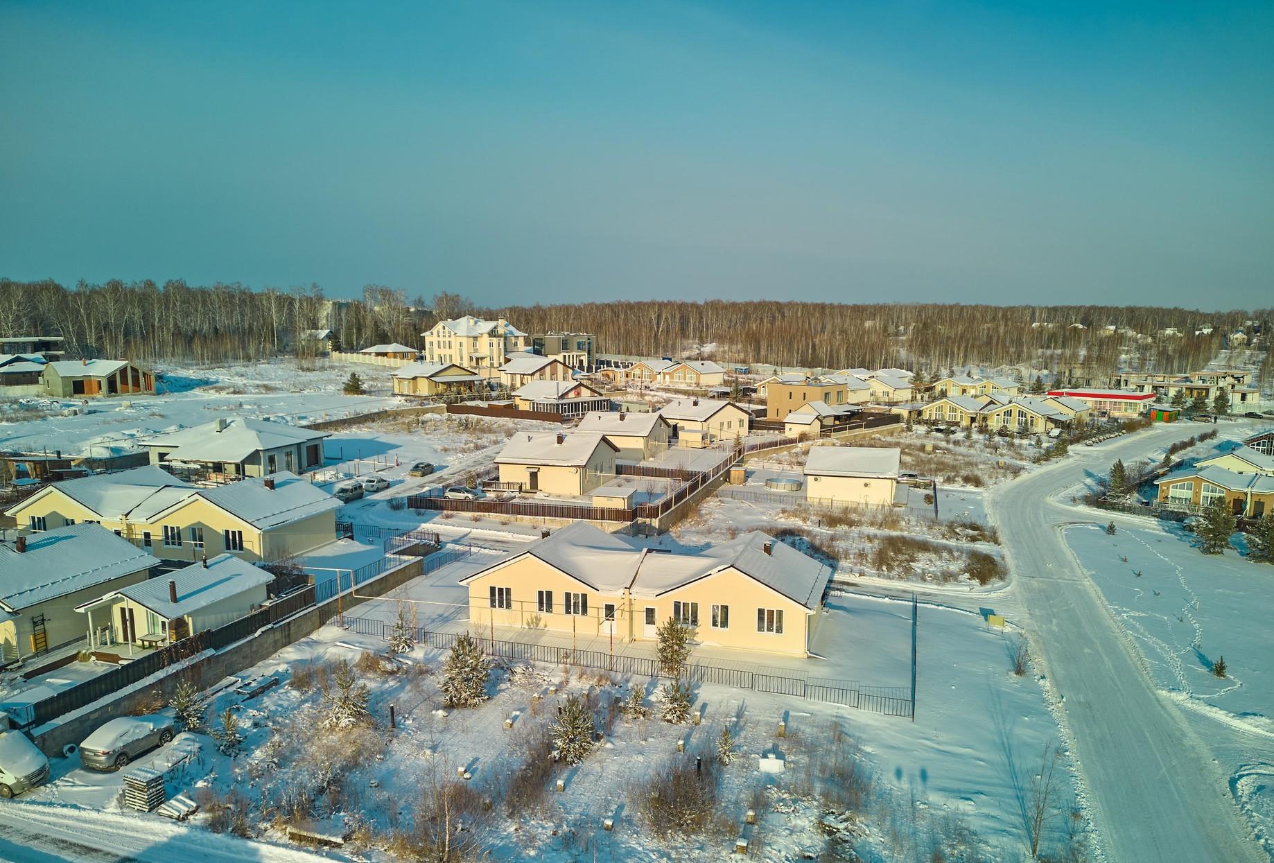 В любое время года в поселке тихо, уютно, живописно — и по-городскому комфортно | Источник: «РиэлтСтройком»