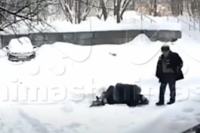 Man killed by partner's ex-husband in Nizhny Novgorod video