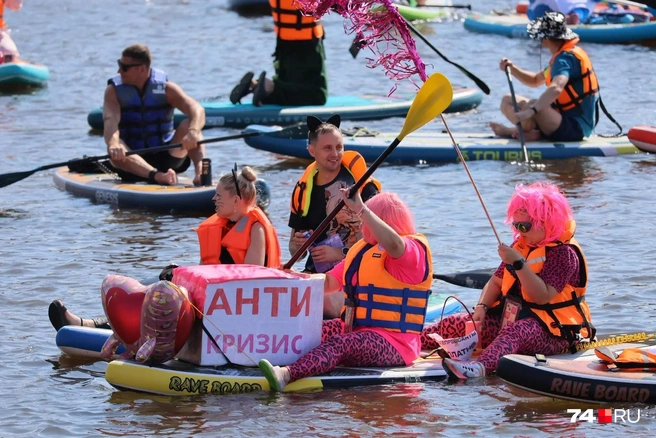 Спуск участников на воду начался заранее  | Источник: Наталья Лапцевич