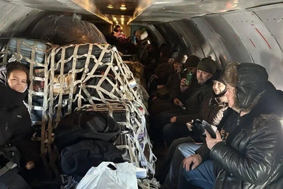 Пассажиров рейса Иркутск-Мама везли на грузовом самолете