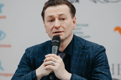 «Руководить двумя театрами невозможно»: интеграция Губернского в МХАТ