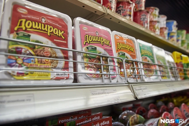 По словам покупательницы, девочка пыталась вынести из магазина лапшу быстрого приготовления | Источник: Александр Ощепков / NGS.RU