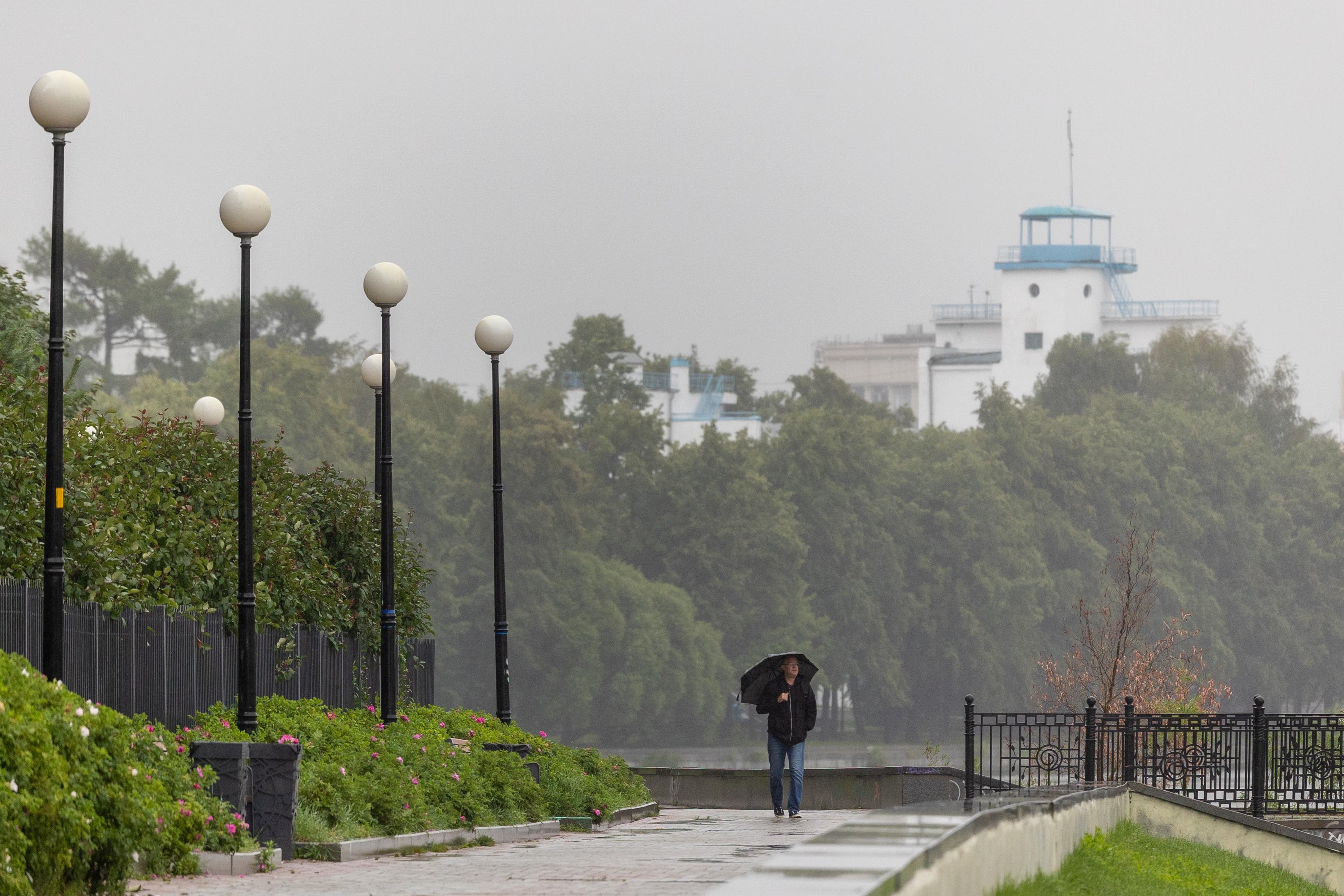 Лучше сидите дома! На Свердловскую область обрушатся сильные дожди