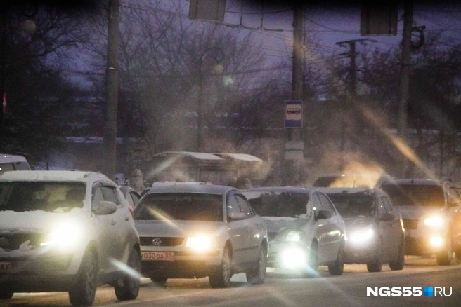 Первый рабочий день выдался дорожно-непростым | Источник: Евгений Софийчук / NGS55.RU