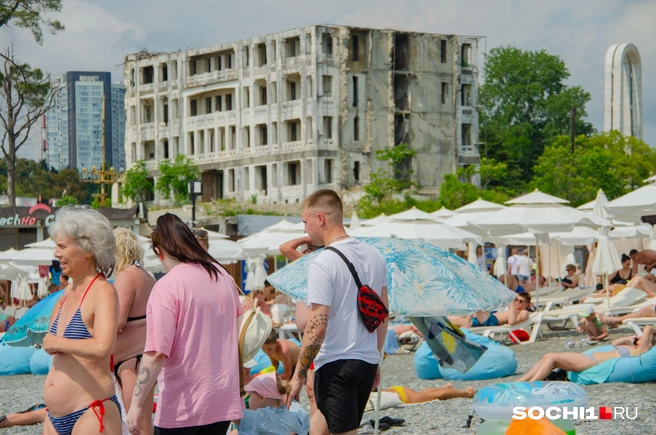 Сочи, пляж «Ривьера», лето 2025 год | Источник: Оксана Витязь / SOCHI1.RU