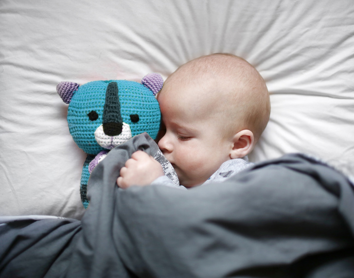 Почему ребёнок спит по 20 минут и другие вопросы о детском сне — с ответами сомнолога