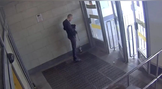Пять суток ареста. Посмотрите, как нельзя себя вести в петербургском метро | Источник: Объединённая пресс-служба судов Санкт-Петербурга / Telegram