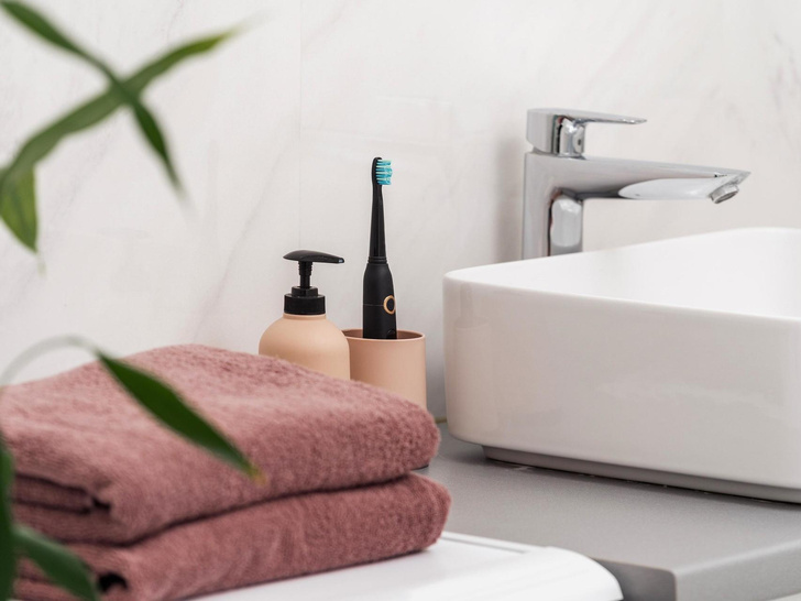 Уберите немедленно: 7 самых бесполезных вещей для ванной, которые не стоят своих денег (и вредят вашему дому)