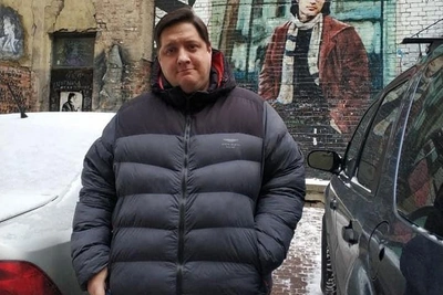 Вдова Романа Попова не может продать дом — пришлось капитально снижать цену