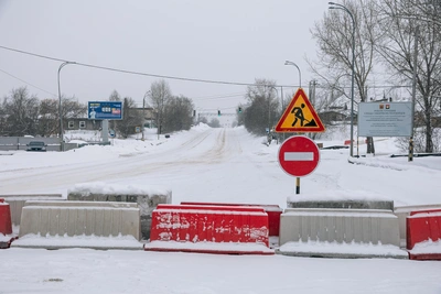 Закрыт проезд на Павла Усова в Архангельске