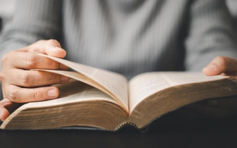 Инфографика: топ-10 самых продаваемых книг в истории