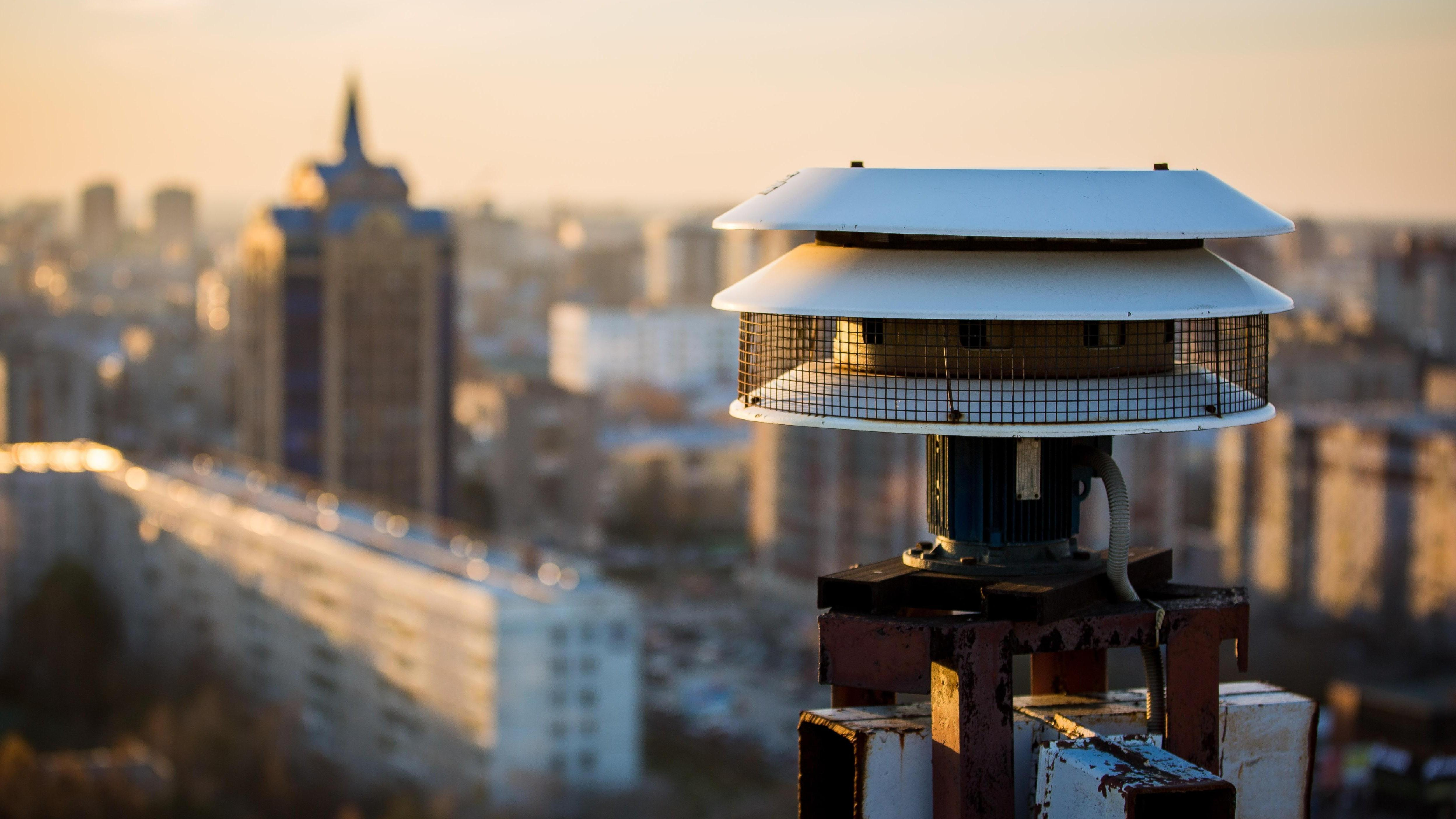 Внимание, тревога! По всей России скоро завоют сирены, а эфир на ТВ и радио прервется