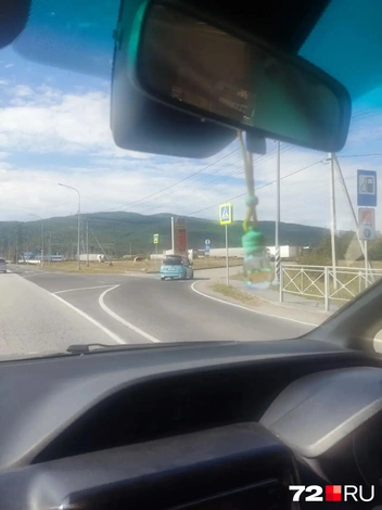 В районе Байкала можно спокойно заправиться на любой приглянувшейся заправке | Источник: Читатель 72.RU