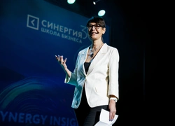 Мастер-класс Ирины Хакамада: как конкурировать с компьютером и при чем тут интуиция