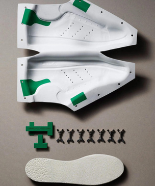 Дизайнеры переосмыслили культовые кроссовки Adidas