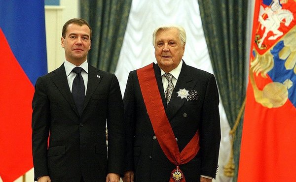 Дмитрий Медведев и Илья Глазунов на церемонии вручения государственных наград