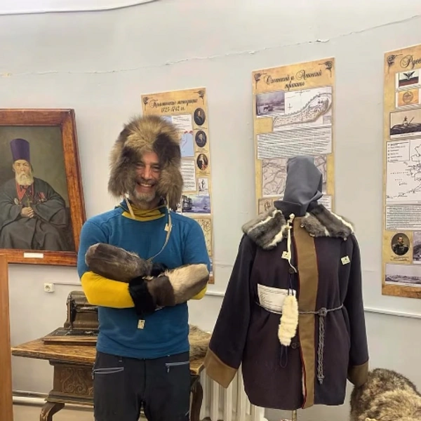 Побывал в местном музее  | Источник: szadam_totutotam / Instagram (экстремистская организация, деятельность запрещена на территории РФ)