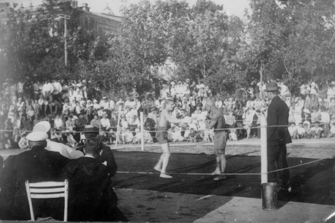 Состязание по боксу на I Самарской губернской олимпиаде. 1920 год | Источник: из фотофондов Самарского областного госархива социально-политической истории и Центрального областного госархива