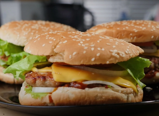 На следующей неделе в Рязани откроются сразу три ресторана «Вкусно и точка» | ya62.ru