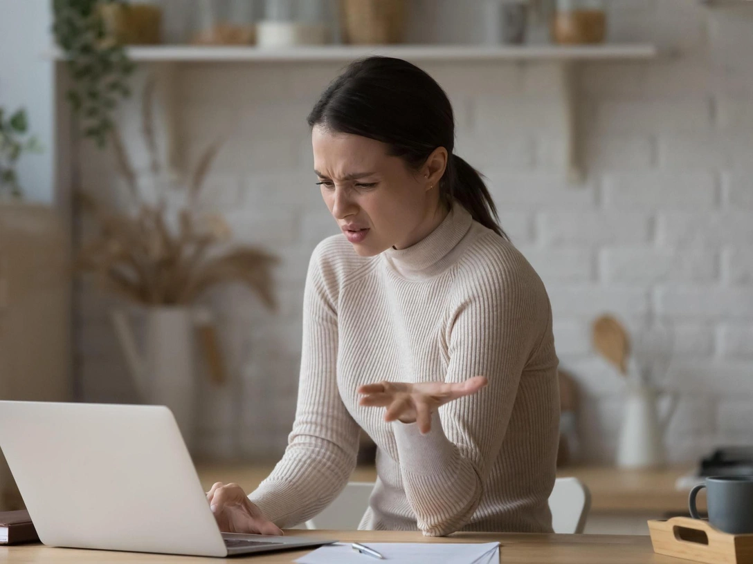 Корона на голове: 12 фраз, которые выдают эгоиста (и как на них реагировать) | marieclaire.ru