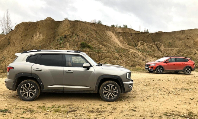Haval H7 оснащается 2-литровым 192-сильным мотором в паре с семиступенчатым роботом и полным приводом с муфтой. По длине он близок к Skoda Kodiaq&nbsp;— 4705&nbsp;мм. Цена&nbsp;— от 3,7&nbsp;миллиона рублей | Источник: Артем Краснов