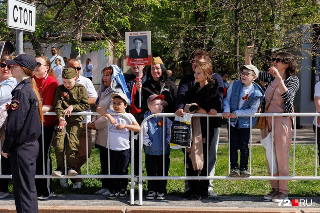 А вы были сегодня с утра и днем в центре Тюмени? Расскажите нам о празднике  | Источник: Ирина Шарова / 72.RU 