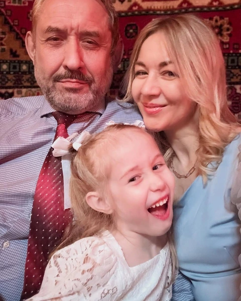 Сергей и Ирина Усольцевы с дочкой Ариной | woman.ru