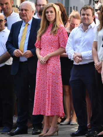 Кэрри Симондс во время выступления Бориса Джонсона на Даунинг-стрит, 24 июля 2019