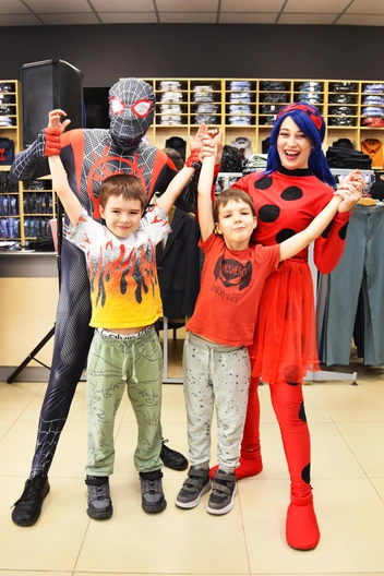 Всего в 15 этапах разыграли 631 приз по всей стране | Источник: PEPLOS