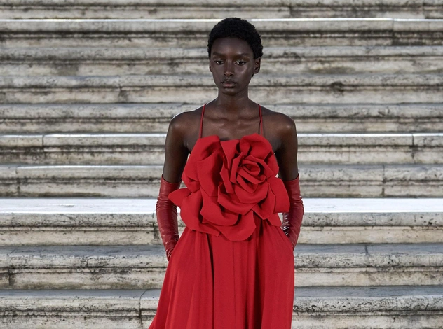 Бренд Valentino отменил проведение двух ближайших показов