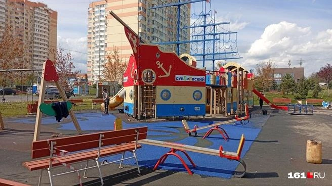 Эксгибиционист охотится за детьми на детских площадках Суворовского микрорайона | Источник: читатель 161.RU