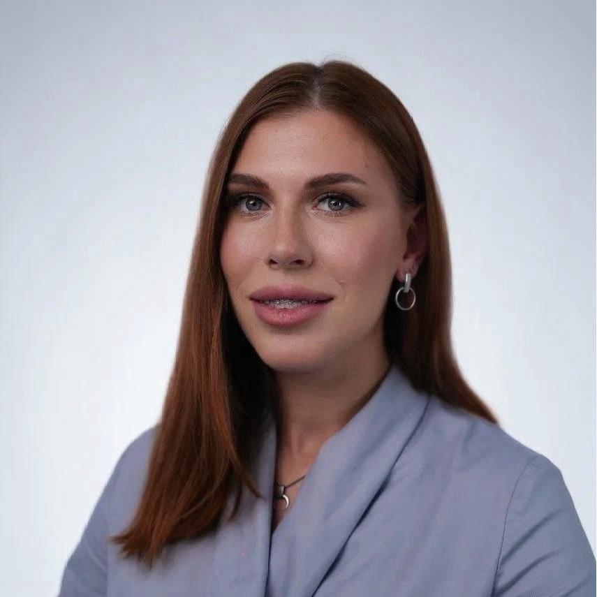 <p>Анна Цветкова </p>