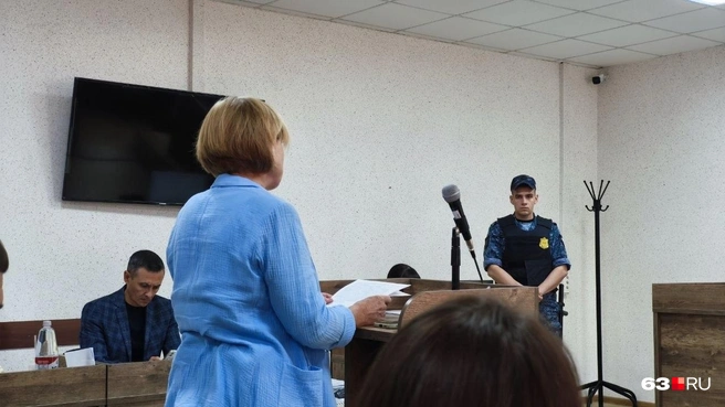 Свою позицию озвучивает Наталья Вараксина. Пока ее не признали заинтересованным лицом | Источник: Илья Овсянников / 63.RU